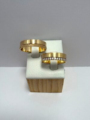 Argollas de Matrimonio 18k Cinta Facetada/Circón