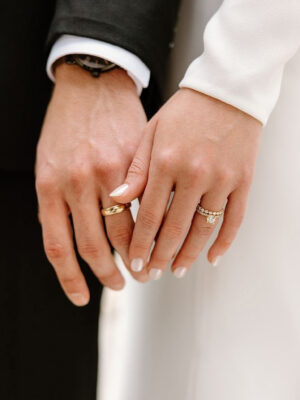 Anillo Cintillo doblé circón Oro 18k