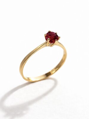 e091c4b8-b199-4c49-b790-135a8fdefeaf-4 Anillo Solitario Rubí 6 grifas Oro 18k