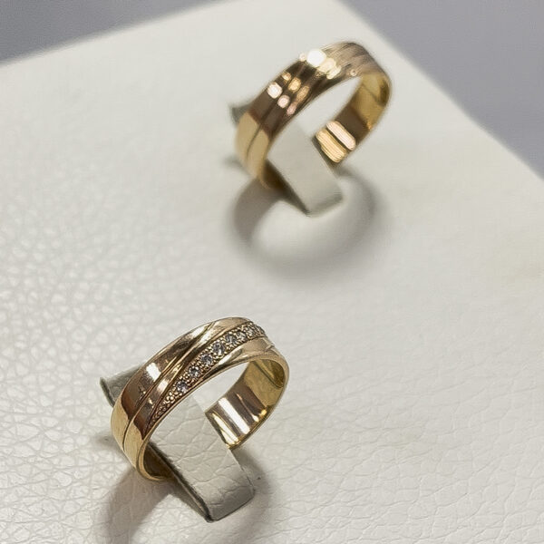 Argollas de Matrimonio en Oro de 18k 8gr Circón Diagonal